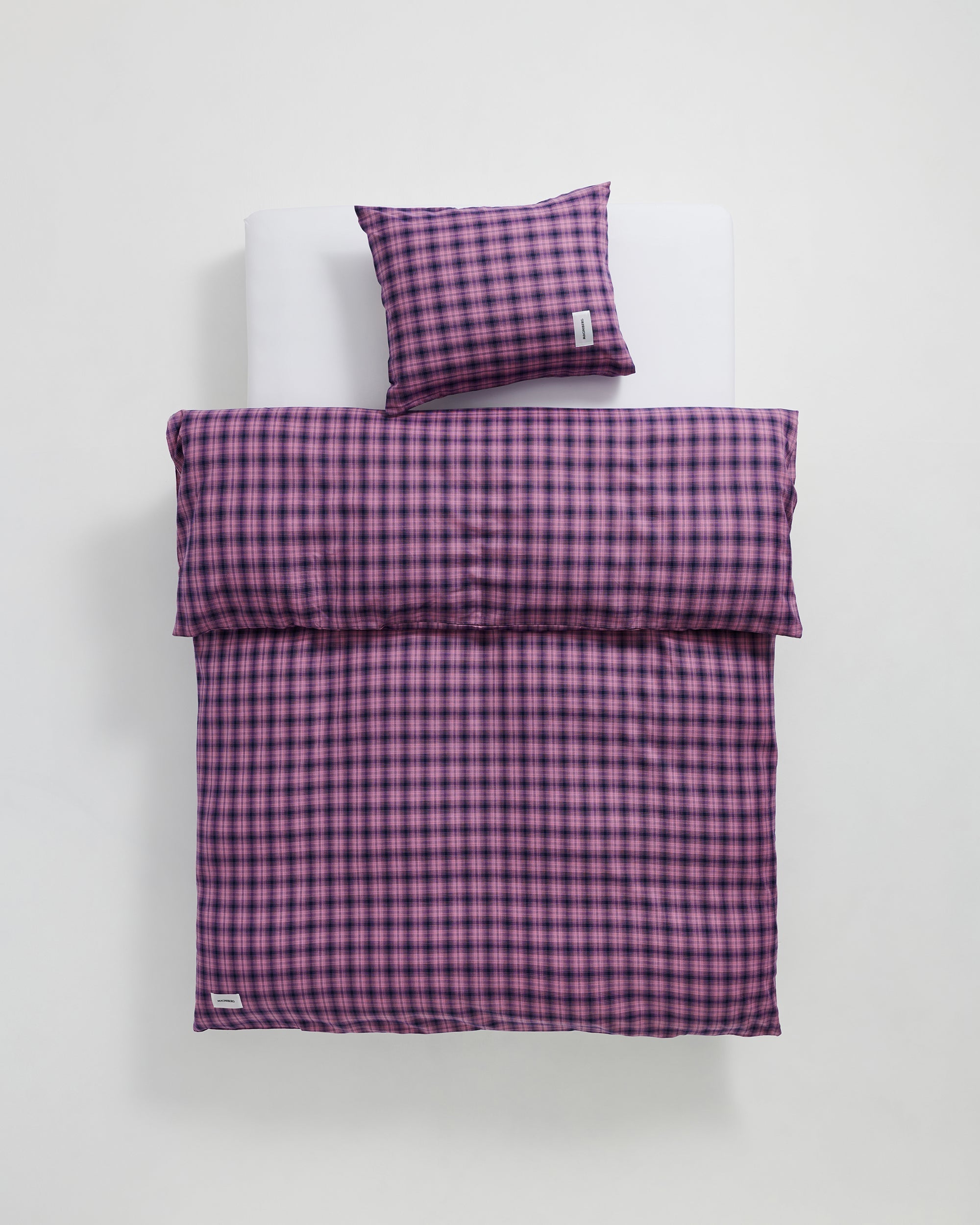 Rodeo duvet cover | Neon pink check Oxford